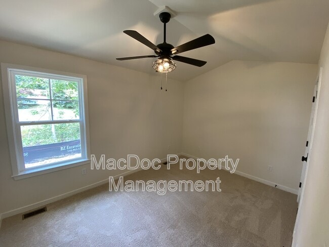 Building Photo - 12171 Tennis Ln