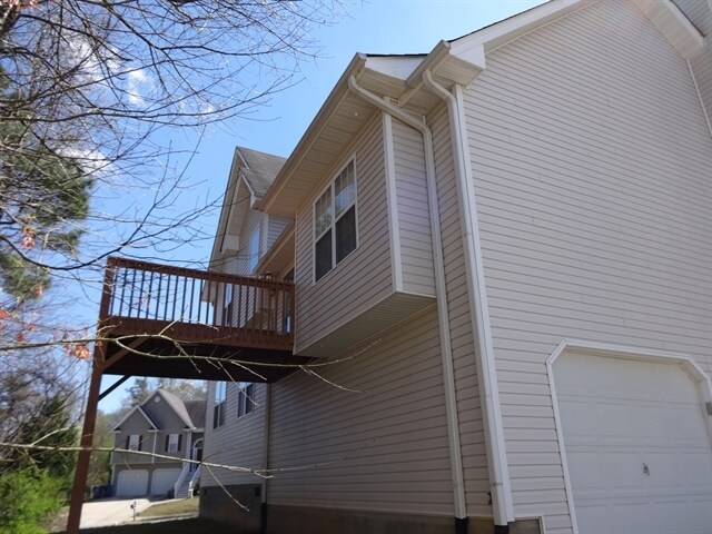 Building Photo - 5966 Tate Dr