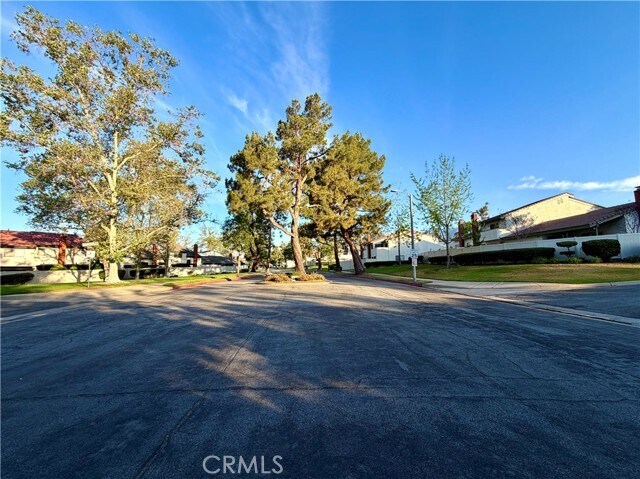 Building Photo - 1718 Chattanooga Ct