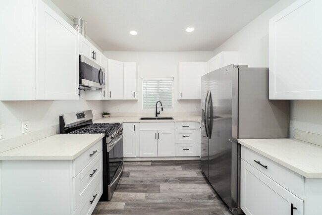 Building Photo - 619 S 30th St