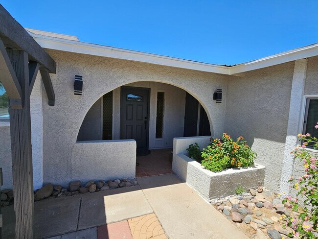 Building Photo - 8702 W Pinnacle Peak Rd