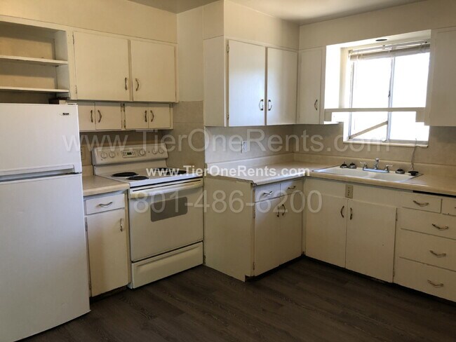 Building Photo - NO DEPOSIT option available for qualified ...