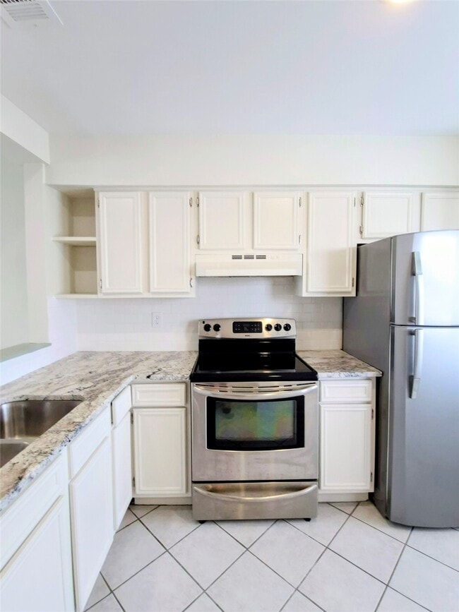 Building Photo - 500 Tiki Dr