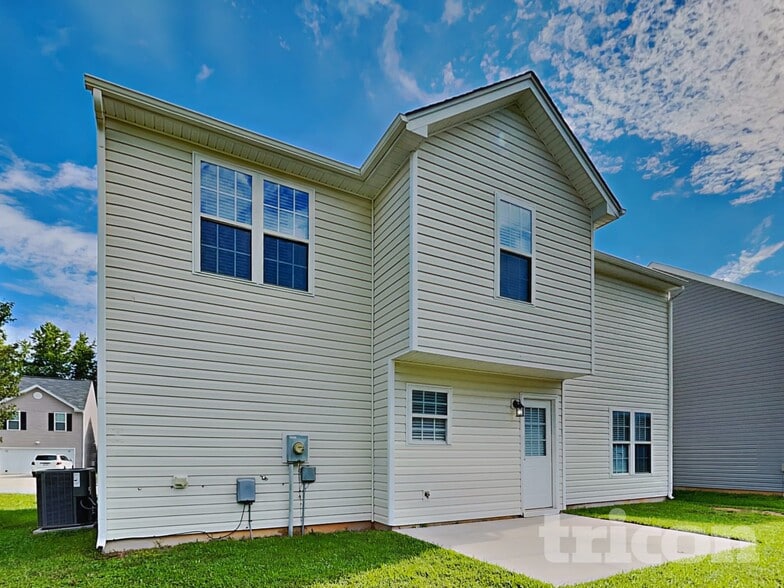 Building Photo - 2004 Blue Rock Ct