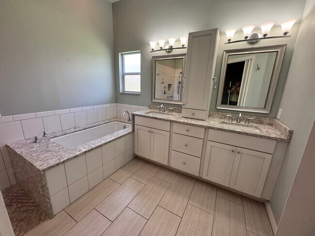 Building Photo - 1434 Loris Loop