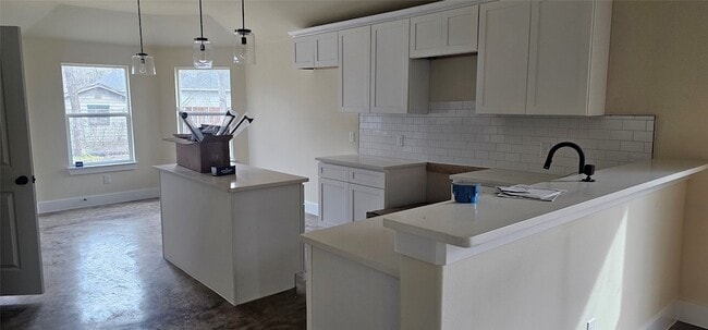 Building Photo - 7952 Hull Ave