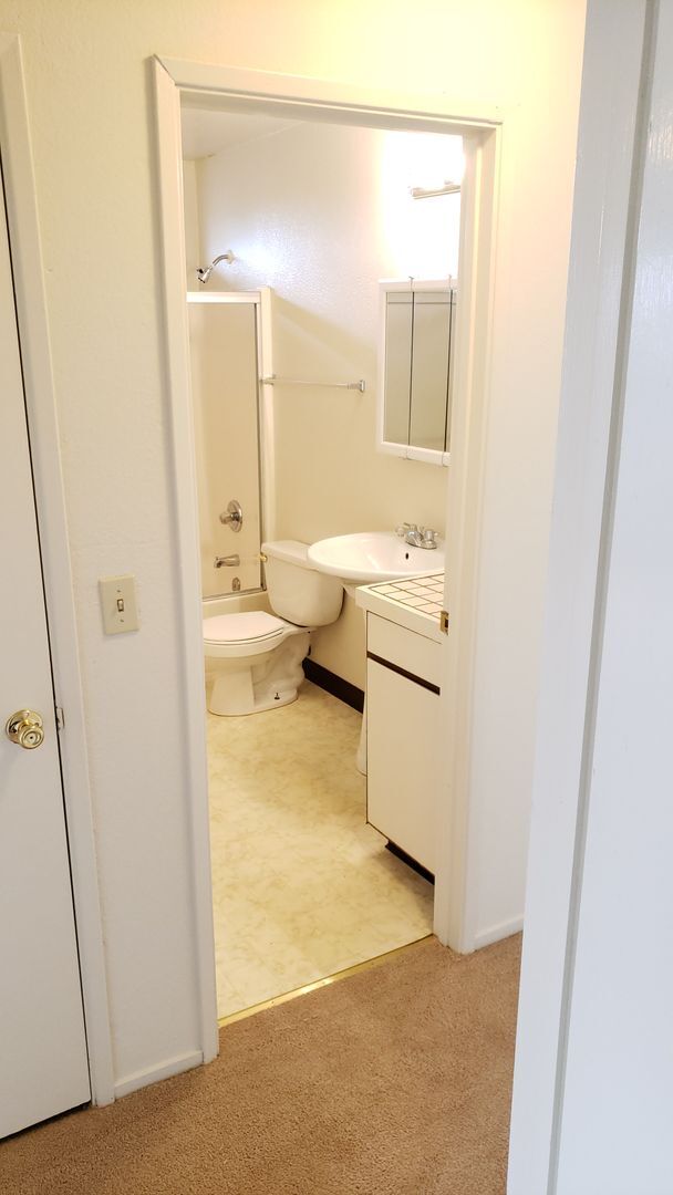 Building Photo - 5125 Panama Ave