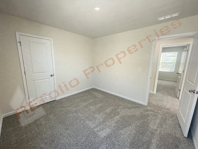 Building Photo - 127 Tourmaline Hl Dr