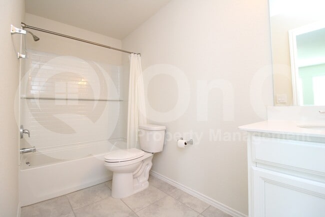 Building Photo - 5616 Cherrywood Wy