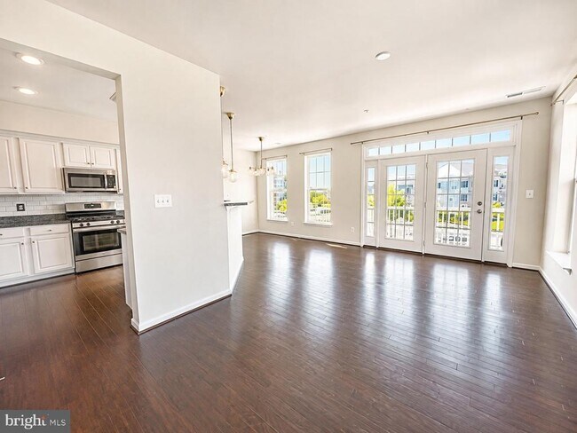 Building Photo - 5845 Bella Marie Wy