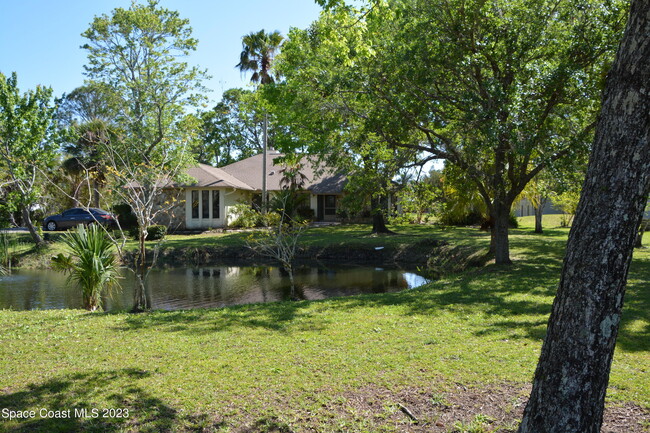 Building Photo - 1045 Pine Island Rd