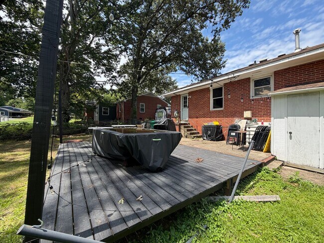 Building Photo - Charming 2 Bedroom Home with Spacious Yard in Henrico!