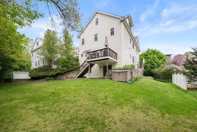 Building Photo - 2 Summer Hill Cir