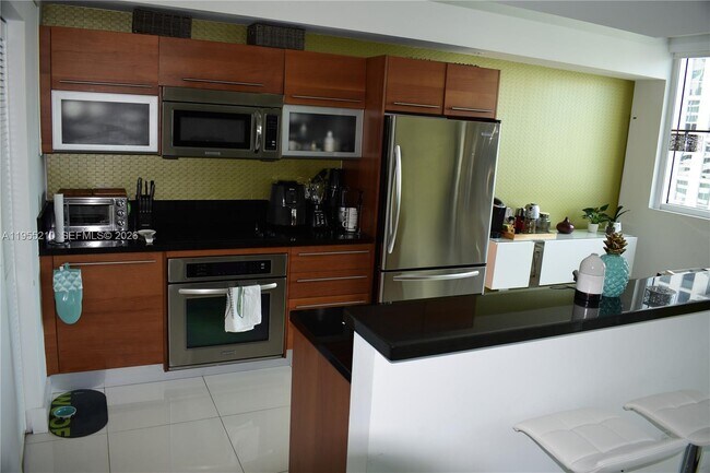 Building Photo - 253 NE 2nd St