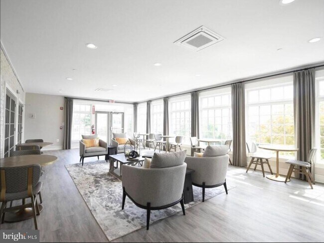 clubhouse - 624 Heathland Trl