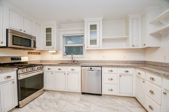 Building Photo - 1814 Cherry Bend Dr