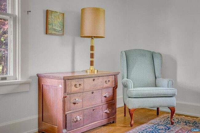 Building Photo - 502 Park Hill