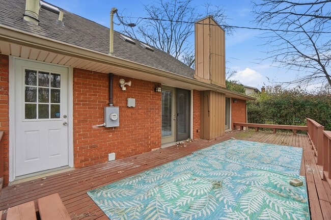 Building Photo - 2481 E Rahn Rd