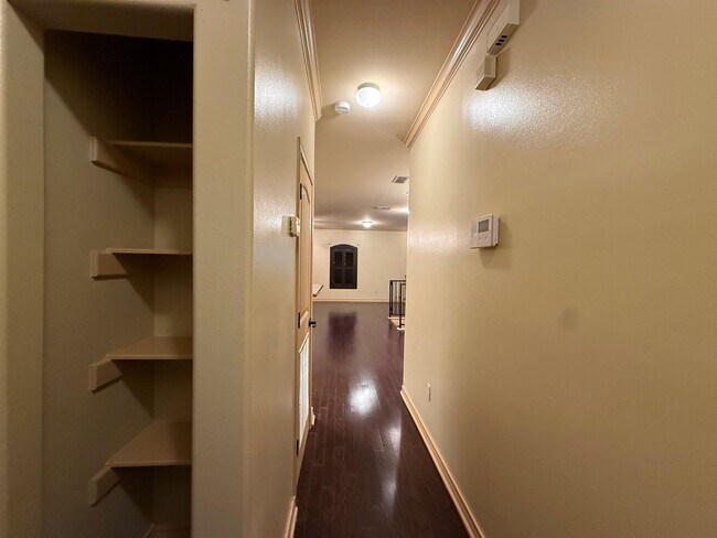 Building Photo - 8216 Casa Verde Rd