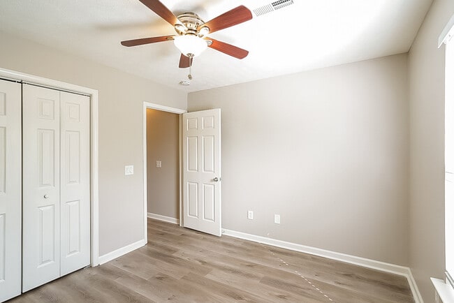 Building Photo - 920 Weeping Willow Way