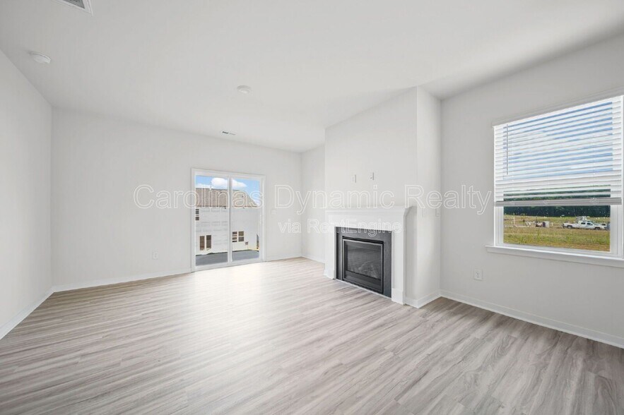 Building Photo - 10105 Dancing Crane Wy