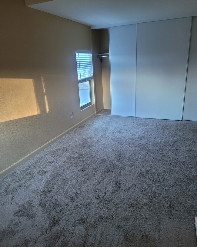 Building Photo - 1350 N Escondido Blvd