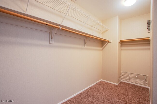 Building Photo - 462 Kirkstone Way