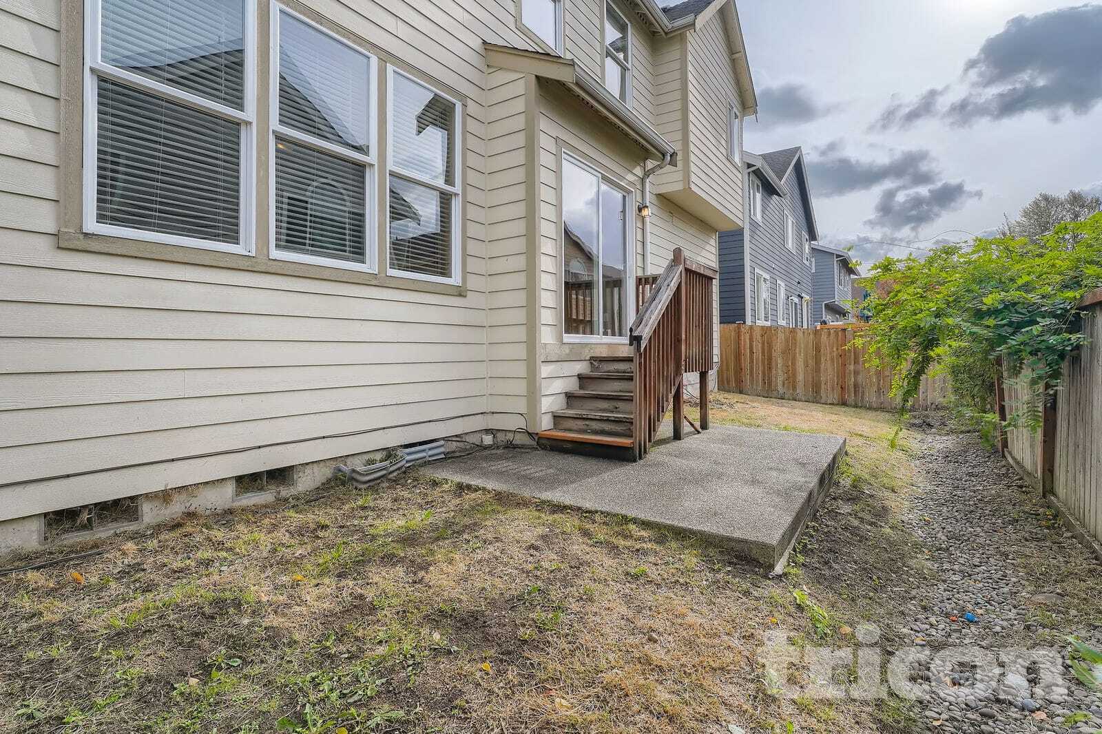 Building Photo - 15512 85th Ave E