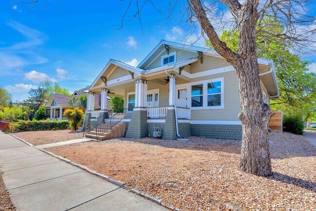 Building Photo - 615 W 33rd St