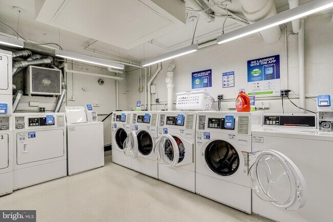 Building Photo - 1200 S Arlington Ridge Rd