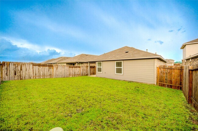 Building Photo - 5618 Redstone Gardens Dr
