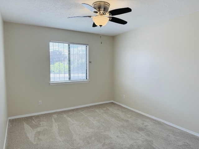 Building Photo - 6936 Black Pine Pl NE