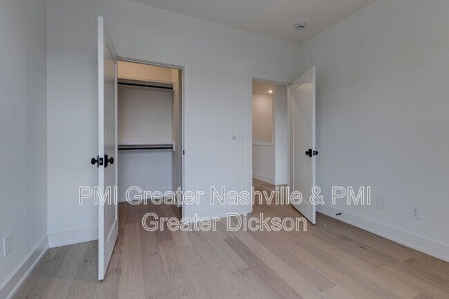 Building Photo - 404 Morningside Mnr