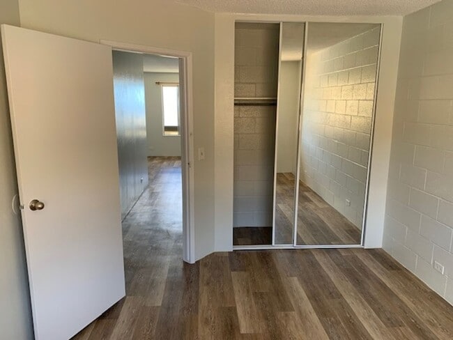 Building Photo - Palehua Villas, newly renovated breezy 3 bed, 2 ba, 2 parking stalls, water/sewer