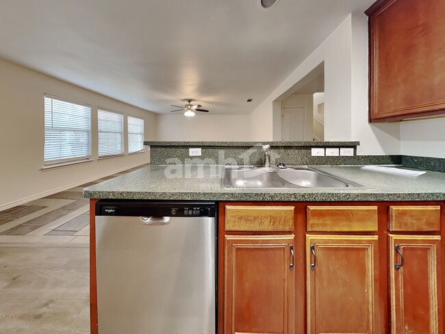 Building Photo - 5345 Freestone Dr