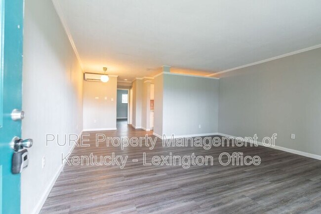 Building Photo - 1685 Alexandria Dr
