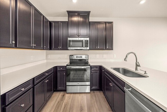 Building Photo - 247 Pryor Dr