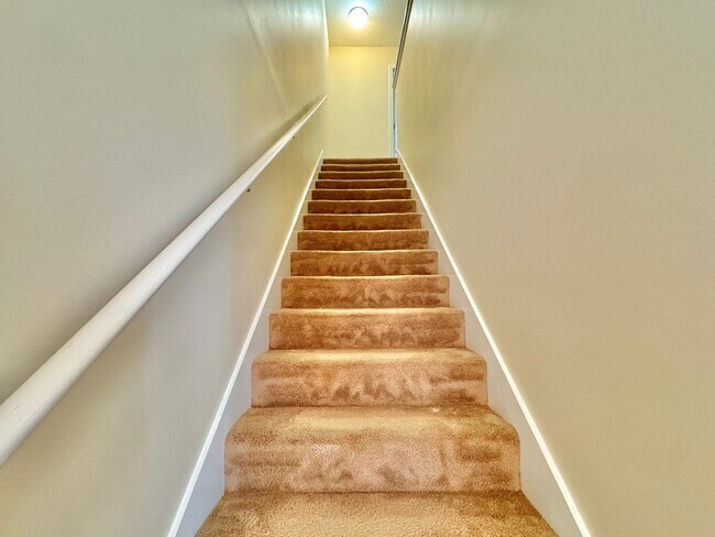 Building Photo - AVAILABLE MID-APRIL 2026!