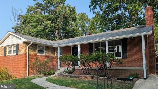 Building Photo - 9017 St Andrews Pl