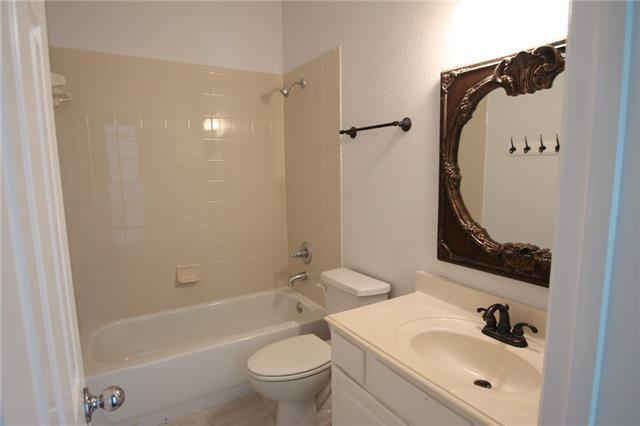 Building Photo - 2209 Lanshire Dr