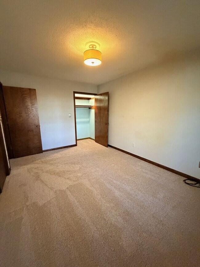 Building Photo - 103 Chestnut Ridge