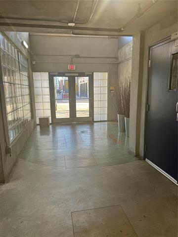 Building Photo - 2502 Live Oak St