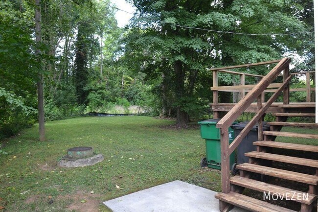 Building Photo - 4201 Carlyle Dr