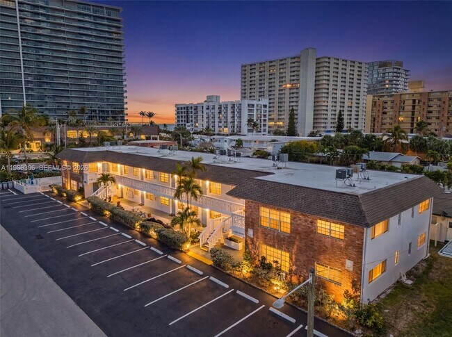 Building Photo - 3220 NE 10th St