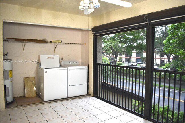 Building Photo - 4459 Carambola Cir S