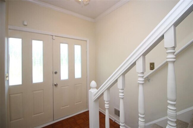 Building Photo - 4028 Elm St