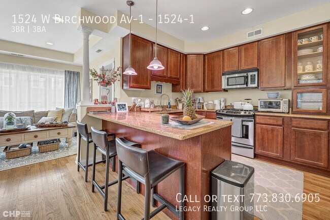 Building Photo - 1524 W Birchwood Ave