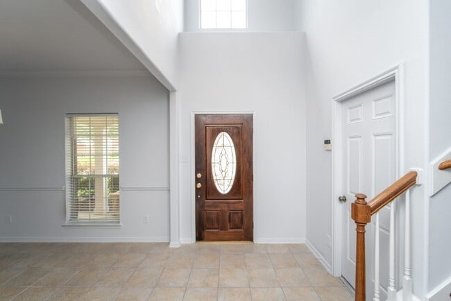 Building Photo - 2322 Cool Springs Ln
