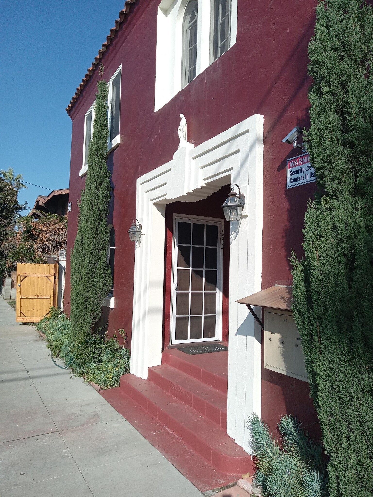 Building Photo - 128 Falcon Ave