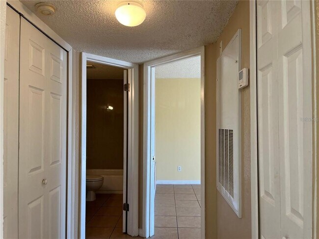 Building Photo - 2131 Cascades Blvd